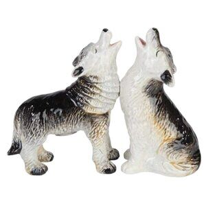 Pacific Trade 3.75" Howling Wolves Magnetic Salt & Pepper Shakers NIB